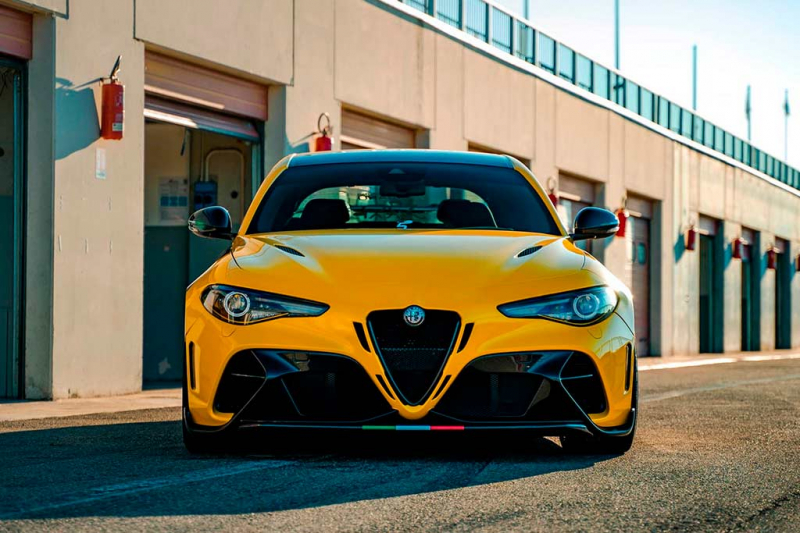 Тюнеры сделали обычную Alfa Romeo Giulia похожей на лимитированные Giulia GTA и GTAm 2 Тюнеры сделали обычную Alfa Romeo Giulia похожей на лимитированные Giulia GTA и GTAm