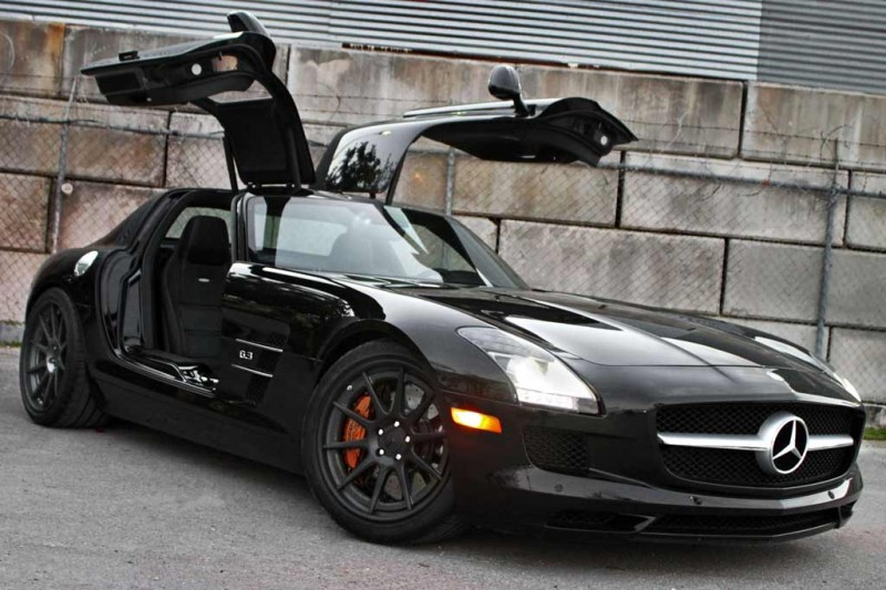 Абсолютно новый Mercedes SLS AMG 2011 года продают за 23 млн рублей