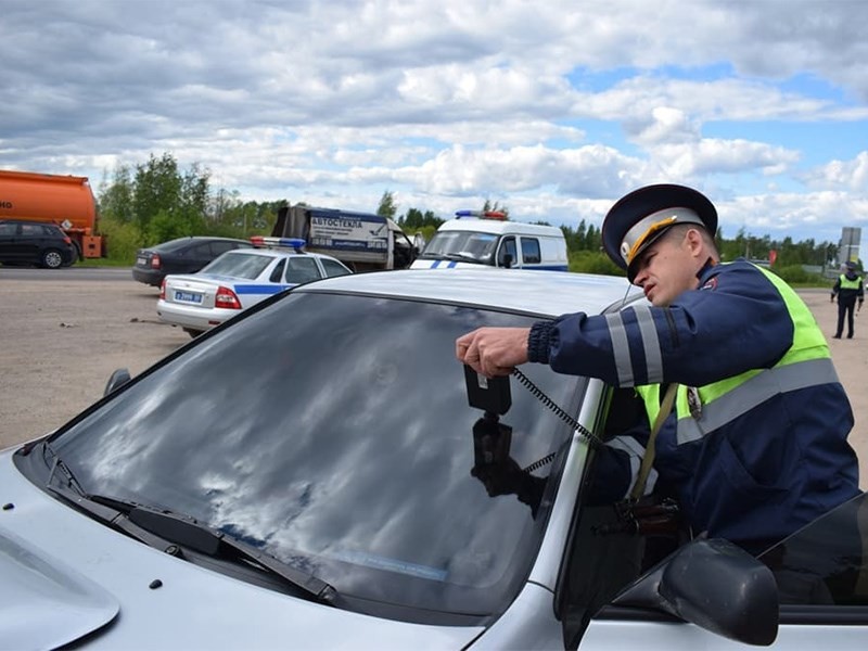 В Госдуме собираются отменить штрафы за тонировку