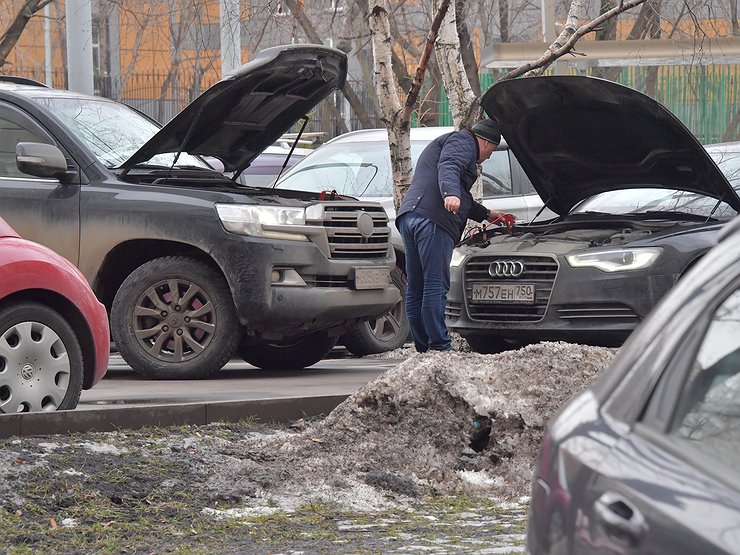 Что будет, если случайно перепутать клеммы на аккумуляторе автомобиля 1 Что будет, если случайно перепутать клеммы на аккумуляторе автомобиля