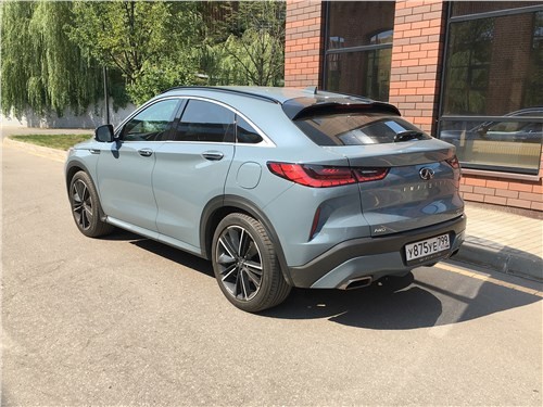 Iinfiniti QX55 - что будет, если смешать кроссовер со спорткаром?