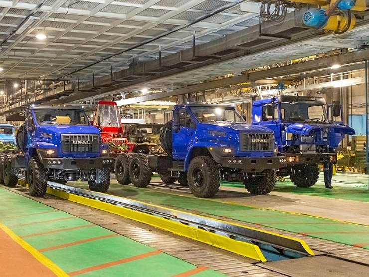 Ради отпуска работникам автозавода «Урал» придется «гнать план»