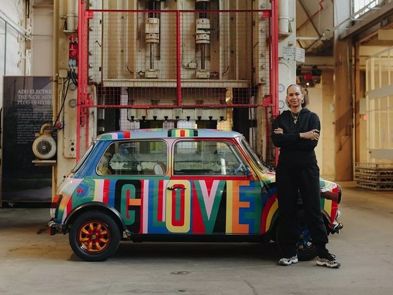 Классический Mini превратили в арт-электрокар 1 Классический Mini превратили в арт-электрокар