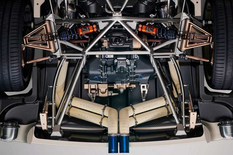 Итальянцы представили 864-сильный гиперкар Pagani Utopia с механической КПП