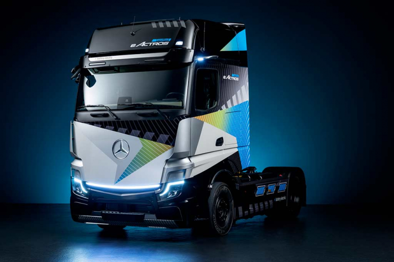 Немцы представили прототип электрического тягача Mercedes-Benz eActros LongHaul 1 Немцы представили прототип электрического тягача Mercedes-Benz eActros LongHaul