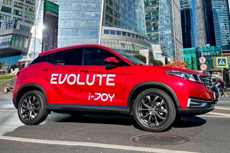 В Москве показали три модели электрической марки Evolute: их сборку наладят в Липецке