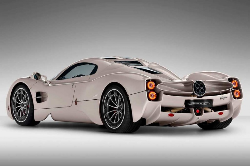 Итальянцы представили 864-сильный гиперкар Pagani Utopia с механической КПП