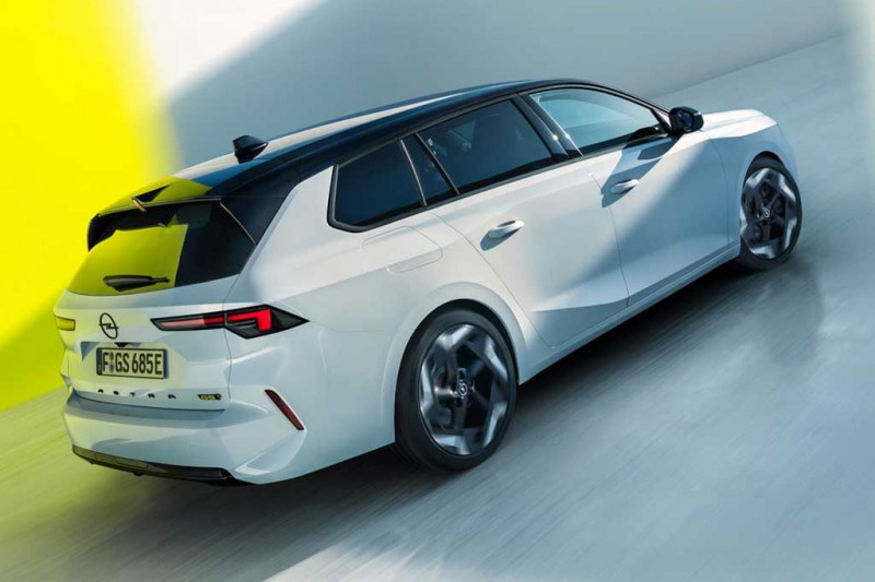 Opel Astra GSe: немцы представили «подогретые» хэтчбек и универсал 2 Opel Astra GSe: немцы представили «подогретые» хэтчбек и универсал