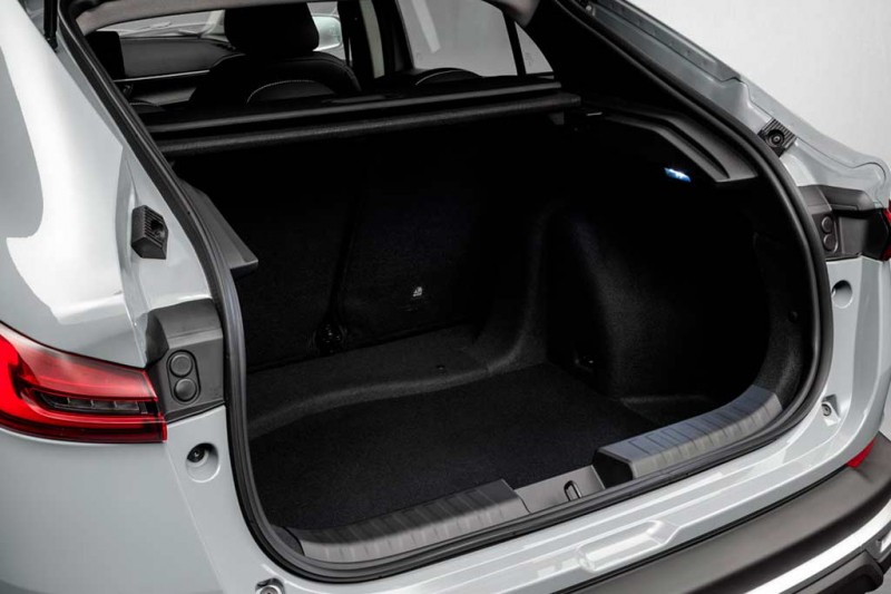 Представлен купеобразный кроссовер Fiat Fastback для бразильского рынка