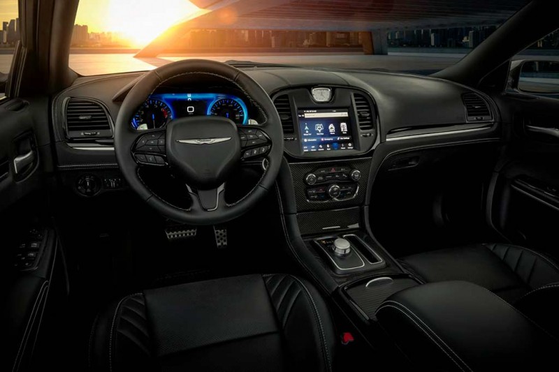 Американцы вернули в строй &laquo;заряженный&raquo; Chrysler 300C, но только для 2023 модельного года