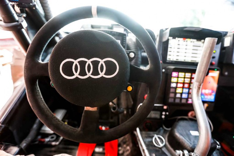 Немцы представили свежую версию раллийного внедорожника Audi RS Q e-tron для Дакар-2023