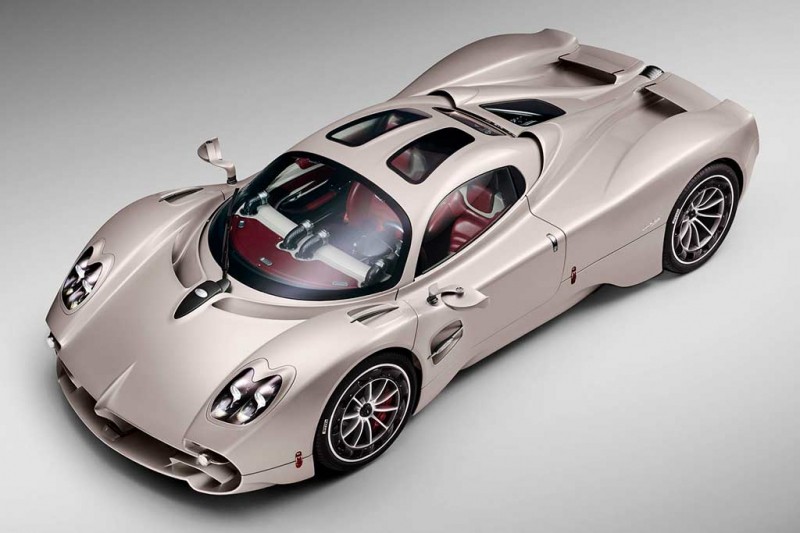 Итальянцы представили 864-сильный гиперкар Pagani Utopia с механической КПП