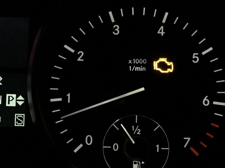 3 неприятные скрытые проблемы, о которых расскажет мигающая лампа Check Engine