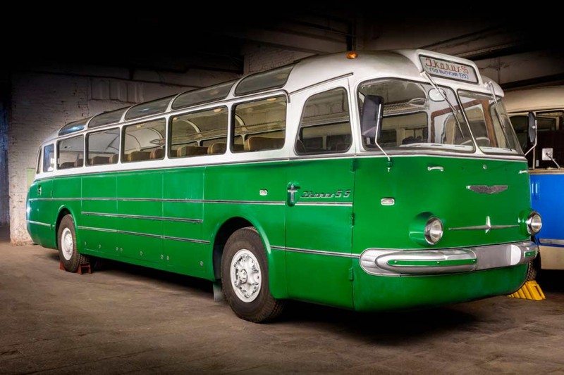 Столичный музей транспорта показал идеально отреставрированный автобус Ikarus 55