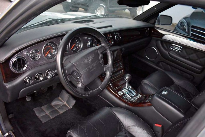 Уникальный универсал Bentley Arnage продают в несколько раз дешевле себестоимости