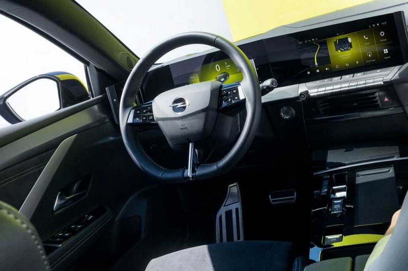 Opel Astra GSe: немцы представили «подогретые» хэтчбек и универсал 4 Opel Astra GSe: немцы представили «подогретые» хэтчбек и универсал