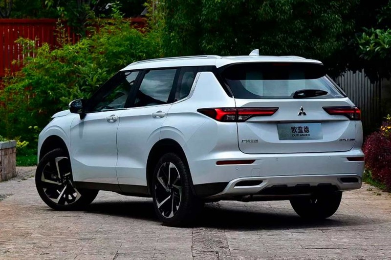 Новый Mitsubishi Outlander 4 впервые с 1998 года обзавелся турбомотором