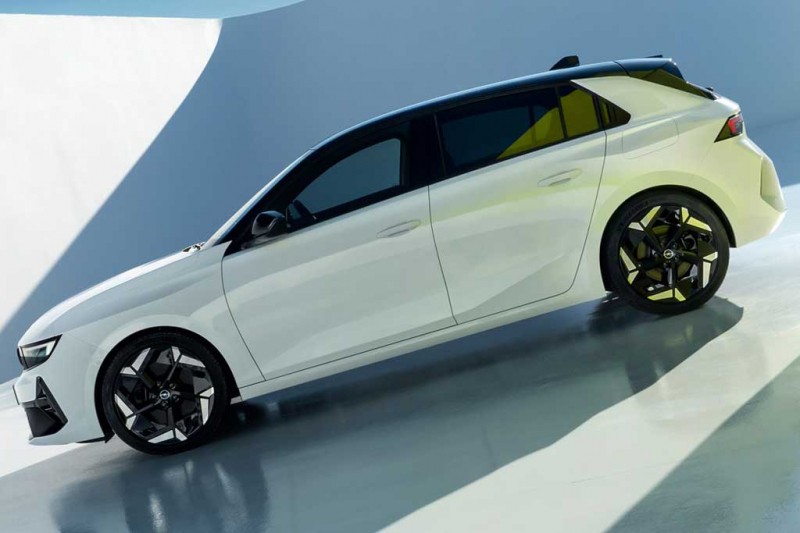 Opel Astra GSe: немцы представили «подогретые» хэтчбек и универсал 3 Opel Astra GSe: немцы представили «подогретые» хэтчбек и универсал