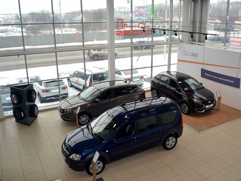 Автодилерам Lada разрешили торговать китайскими автомобилями