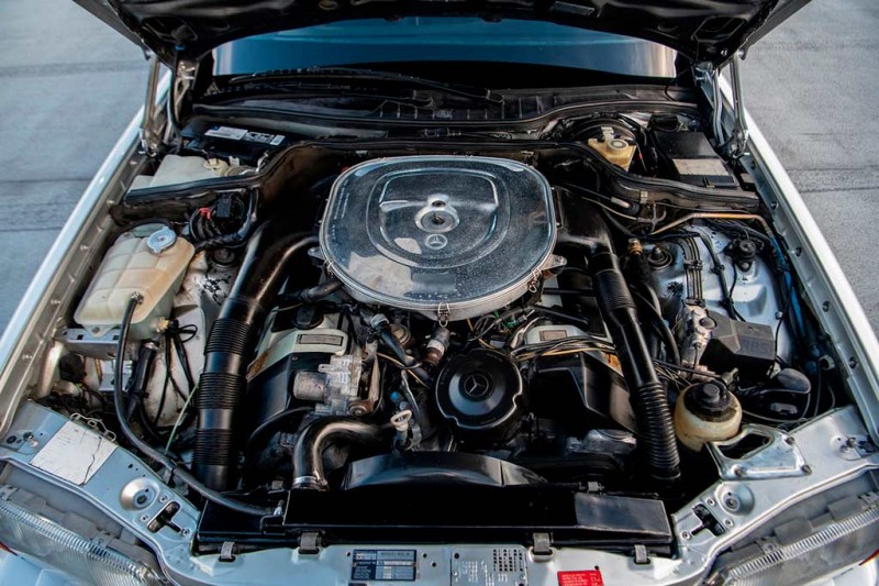 Старый Mercedes-Benz 560SEL 6.0 AMG ушел с молотка более чем за 8,0 млн руб