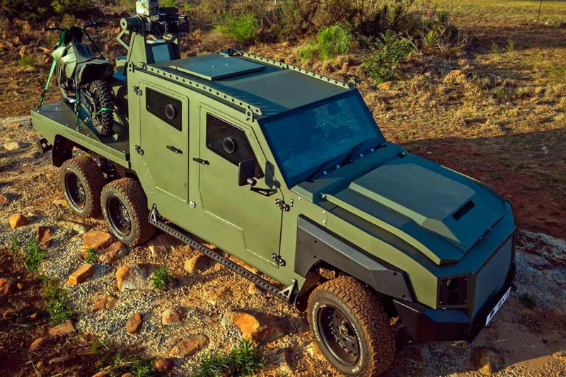 В ЮАР построили армейский броневик на базе классического Toyota Land Cruiser J70 2 В ЮАР построили армейский броневик на базе классического Toyota Land Cruiser J70