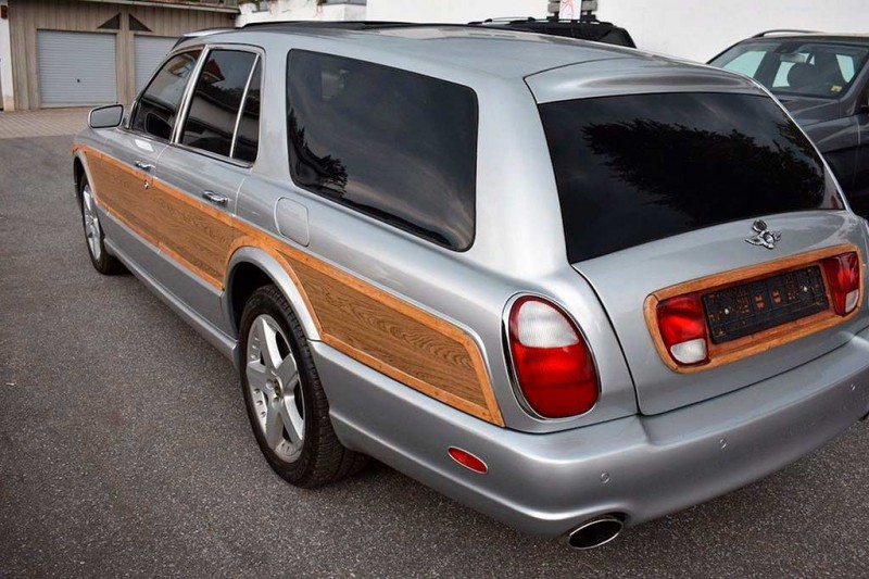 Уникальный универсал Bentley Arnage продают в несколько раз дешевле себестоимости