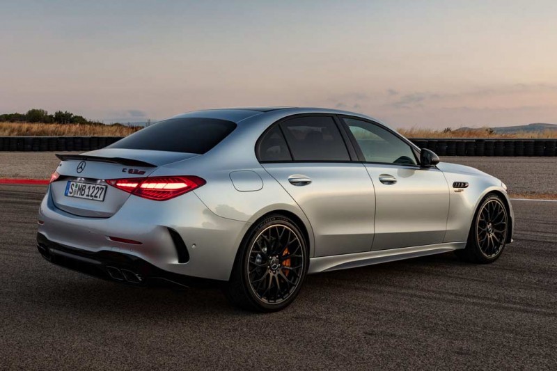 Mercedes-AMG C63 S E Performance: представлен 680-сильный гибрид с &laquo;турбочетверкой&raquo;