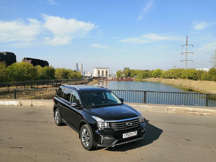 Большой «китаец» без комплексов: тест-драйв кроссовера GAC GS8