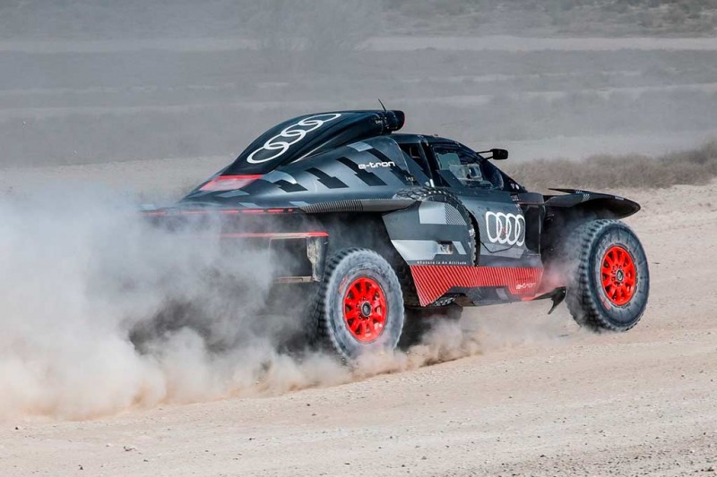 Немцы представили свежую версию раллийного внедорожника Audi RS Q e-tron для Дакар-2023
