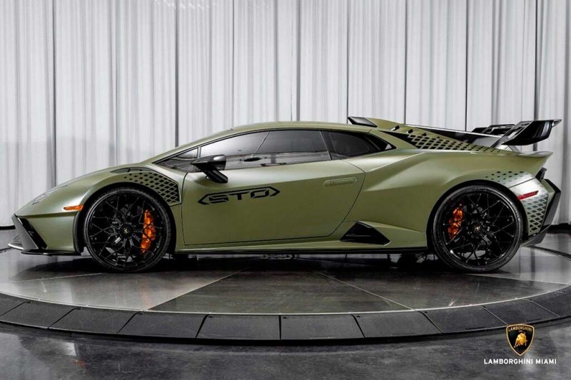 &laquo;Армейский&raquo; Lamborghini Huracan STO в матово-зеленом цвете продают за 32 млн рублей