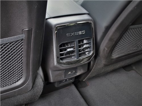 Почему с Exeed TXL надо делать поправку на китайскую роскошь