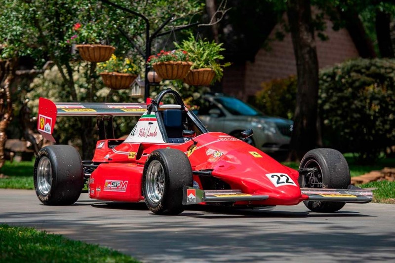 Гоночный болид Formula Mazda 1996 хотят продать с молотка за 4,0 млн руб