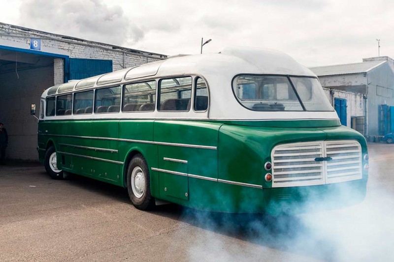 Столичный музей транспорта показал идеально отреставрированный автобус Ikarus 55