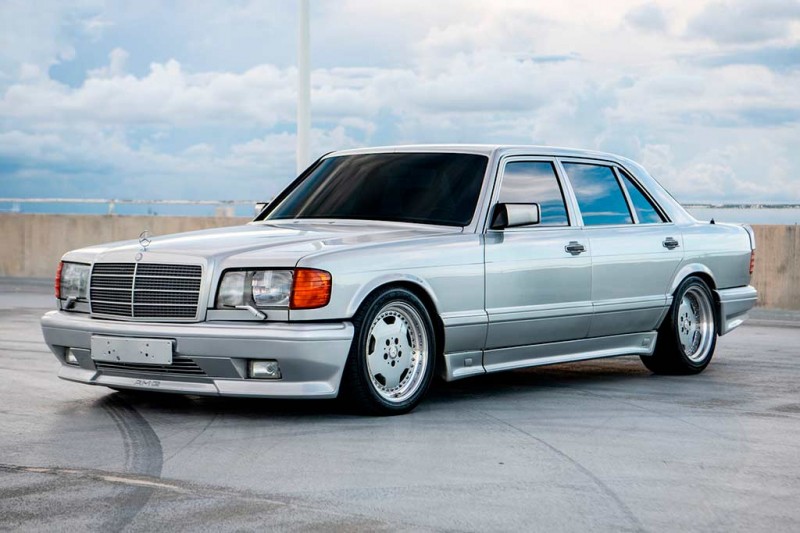 Старый Mercedes-Benz 560SEL 6.0 AMG ушел с молотка более чем за 8,0 млн руб