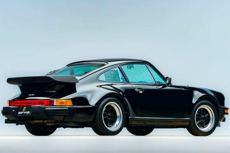 На торгах почти новый Porsche 930 Turbo 1979 из салона: ставка за него превысила ₽12 млн