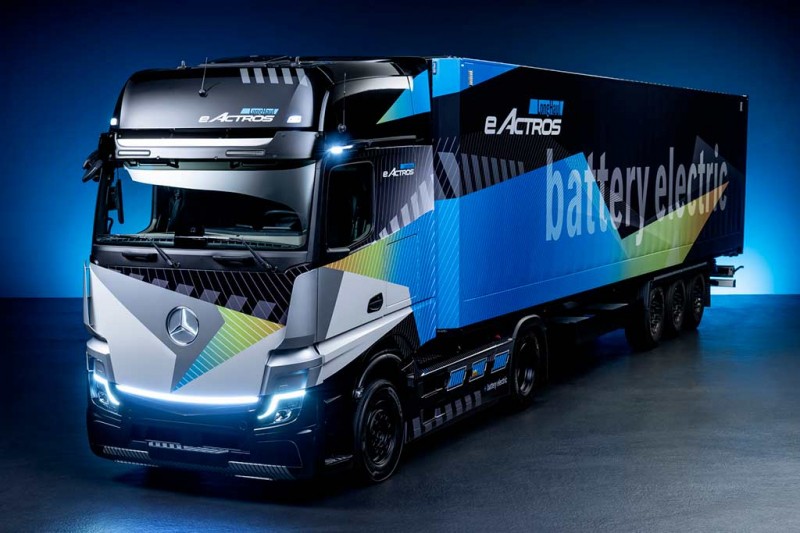 Немцы представили прототип электрического тягача Mercedes-Benz eActros LongHaul 2 Немцы представили прототип электрического тягача Mercedes-Benz eActros LongHaul