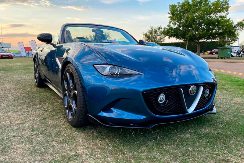 Кто-то стилизовал родстер Мазда MX-5 под Alfa Romeo 8C Spider