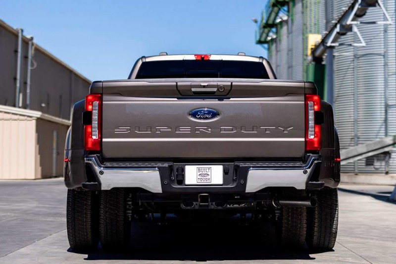Американцы рассекретили новое поколение больших пикапов Ford Super Duty