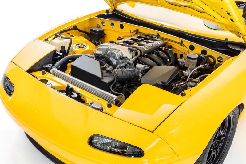 Итальянцы представили концептуальную баркетту на базе Mazda MX-5 первого поколения 9 Итальянцы представили концептуальную баркетту на базе Mazda MX-5 первого поколения