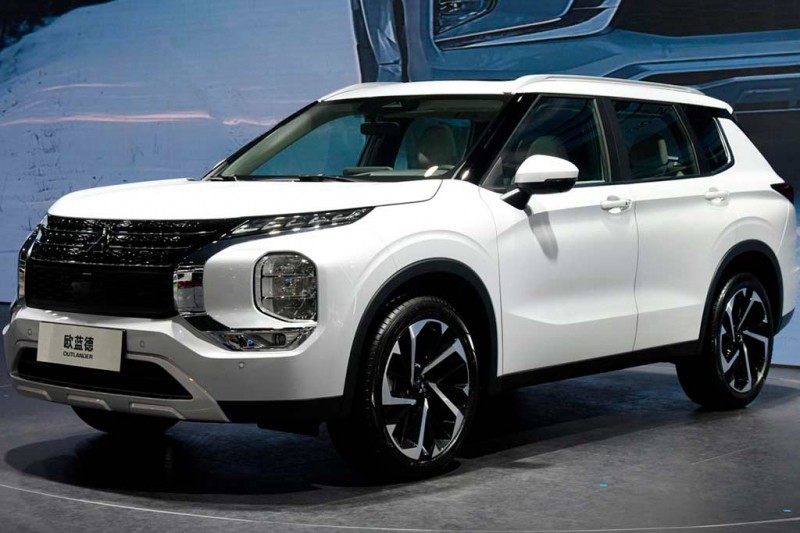 Новый Mitsubishi Outlander 4 впервые с 1998 года обзавелся турбомотором