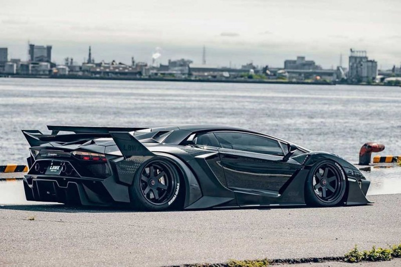 Lamborghini Aventador получил эффектный обвес GT EVO от мастерской Liberty Walk