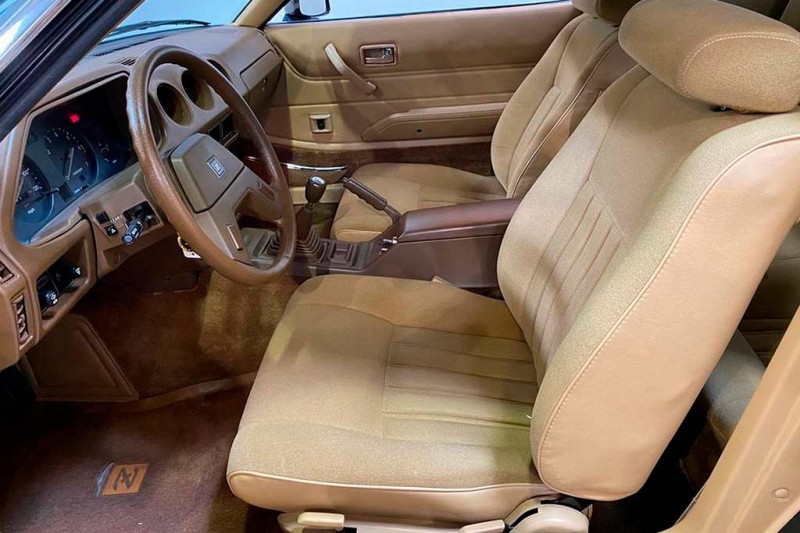 Уникальный экземпляр Datsun 280ZX 2+2 GL 1979 продают за 5,2 млн рублей