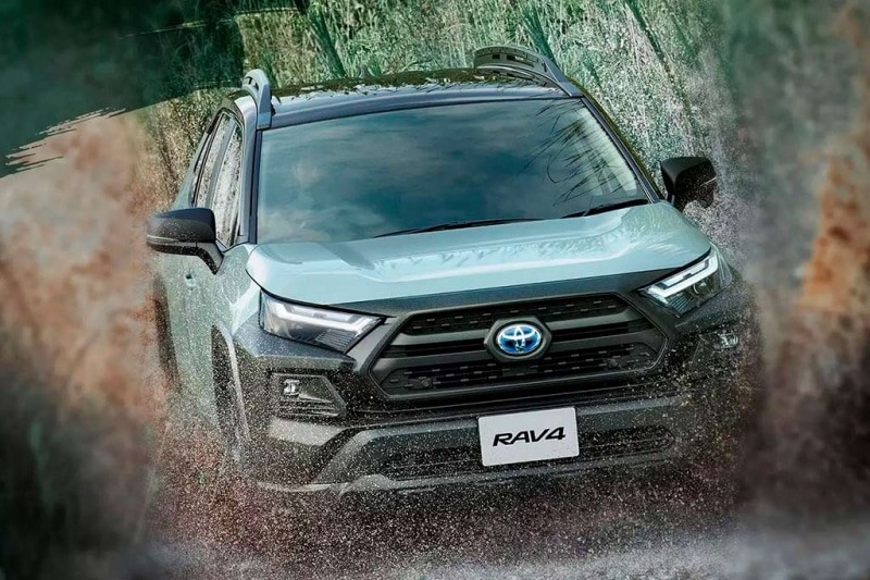 Кроссовер Toyota RAV4 получил устойчивый к царапинам внедорожный обвес