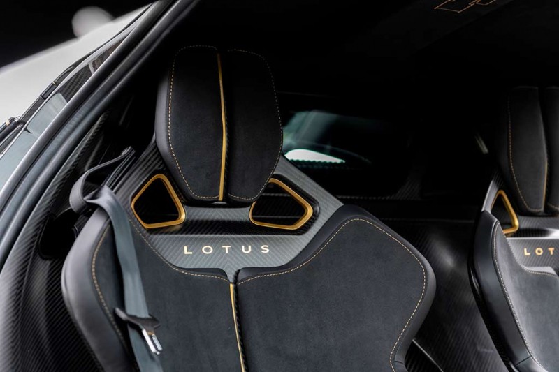 Lotus Evija Fittipaldi: спецверсия электрического гиперкара к 50-летию победы в F1