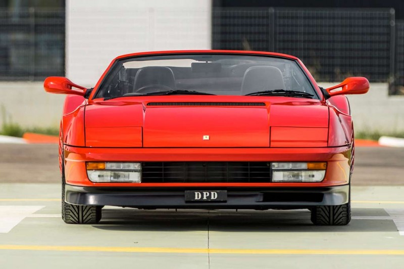 На торги выставлен один из семи экземпляров кабриолета Ferrari Testarossa Pininfarina Spider