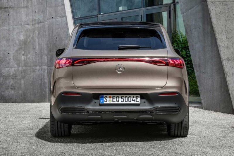 Немцы представили электрический кроссовер Mercedes-Benz EQE SUV