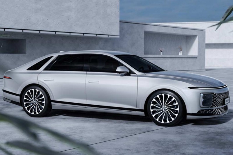Корейцы рассекретили новый Hyundai Grandeur с дизайном в стиле минивэна Staria
