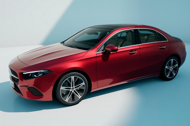Обновленный Mercedes-Benz A-Class: богаче оснащение, но меньше доступных версий 3 Обновленный Mercedes-Benz A-Class: богаче оснащение, но меньше доступных версий