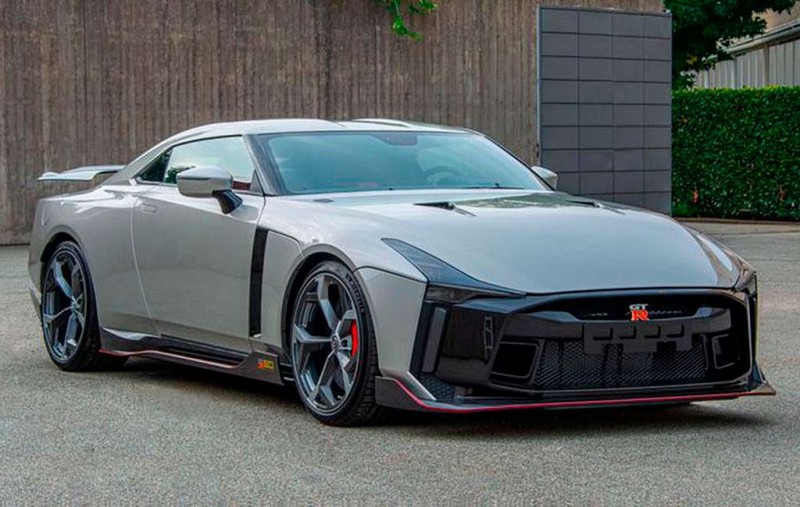 Очень редкий суперкар Nissan GT-R50 с нулевым пробегом выставлен на продажу