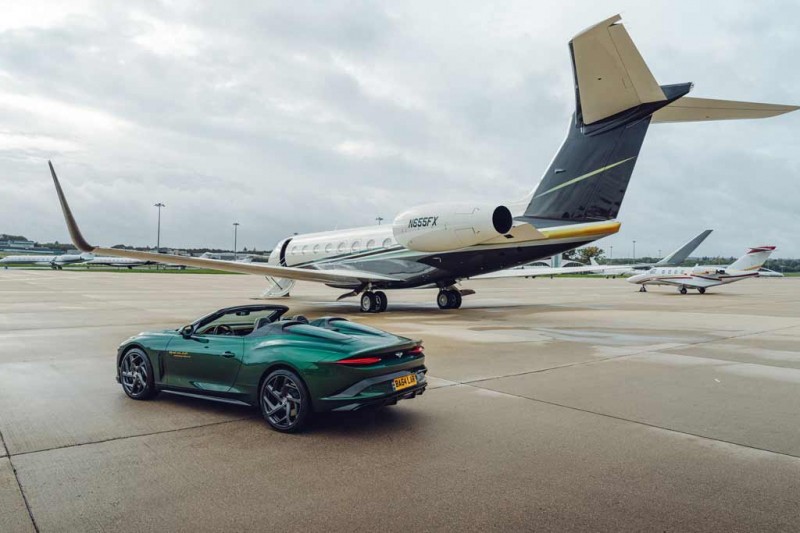 Владелец компании Flexjet оформил бизнес-джет и вертолет в стиле своего Bentley Bacalar